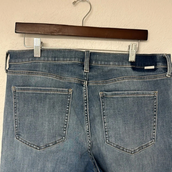 Daze Far Out Urban Outfitters High Rise Flare Jean Blue Medium Wash 32 - Picture 7 of 16